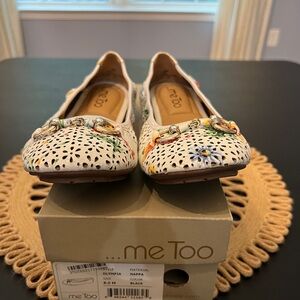 Brand new never worn size 8